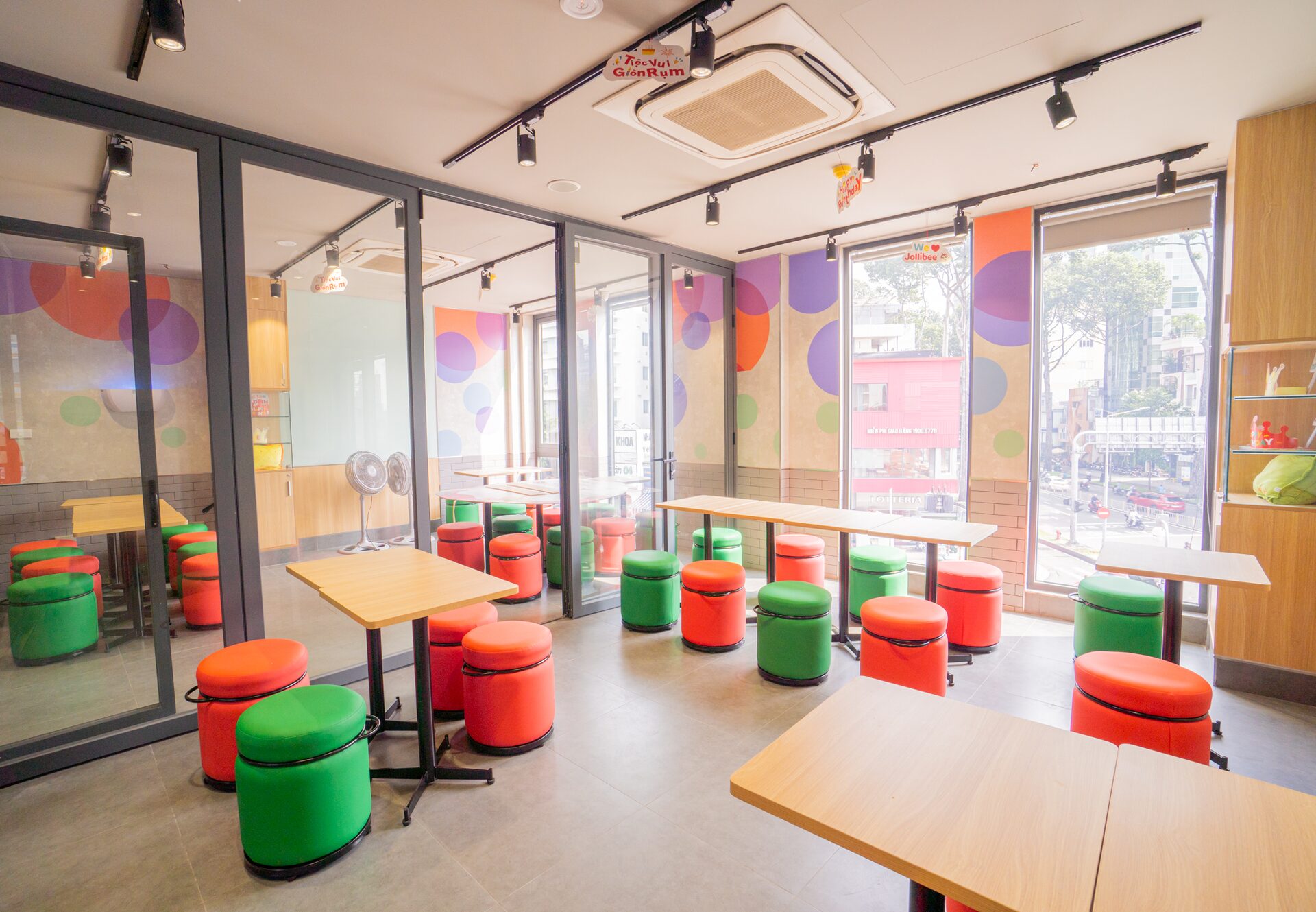 Jollibee Trần Hưng Đạo